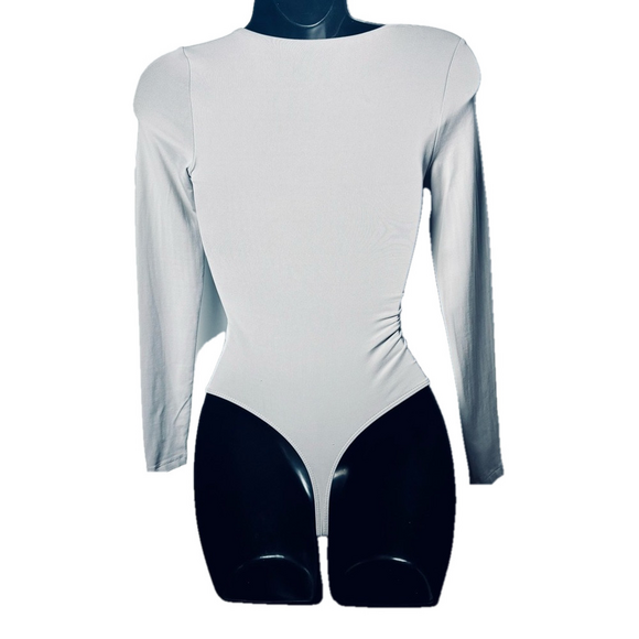 ❣️SOLD❣️ Aritzia Babaton Light Gray Contour Longsleeve Bodysuit - Picture 3 of 3